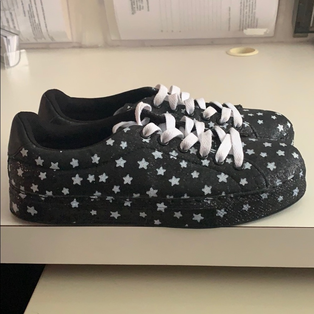 Sparkly black sneakers with white stars - new